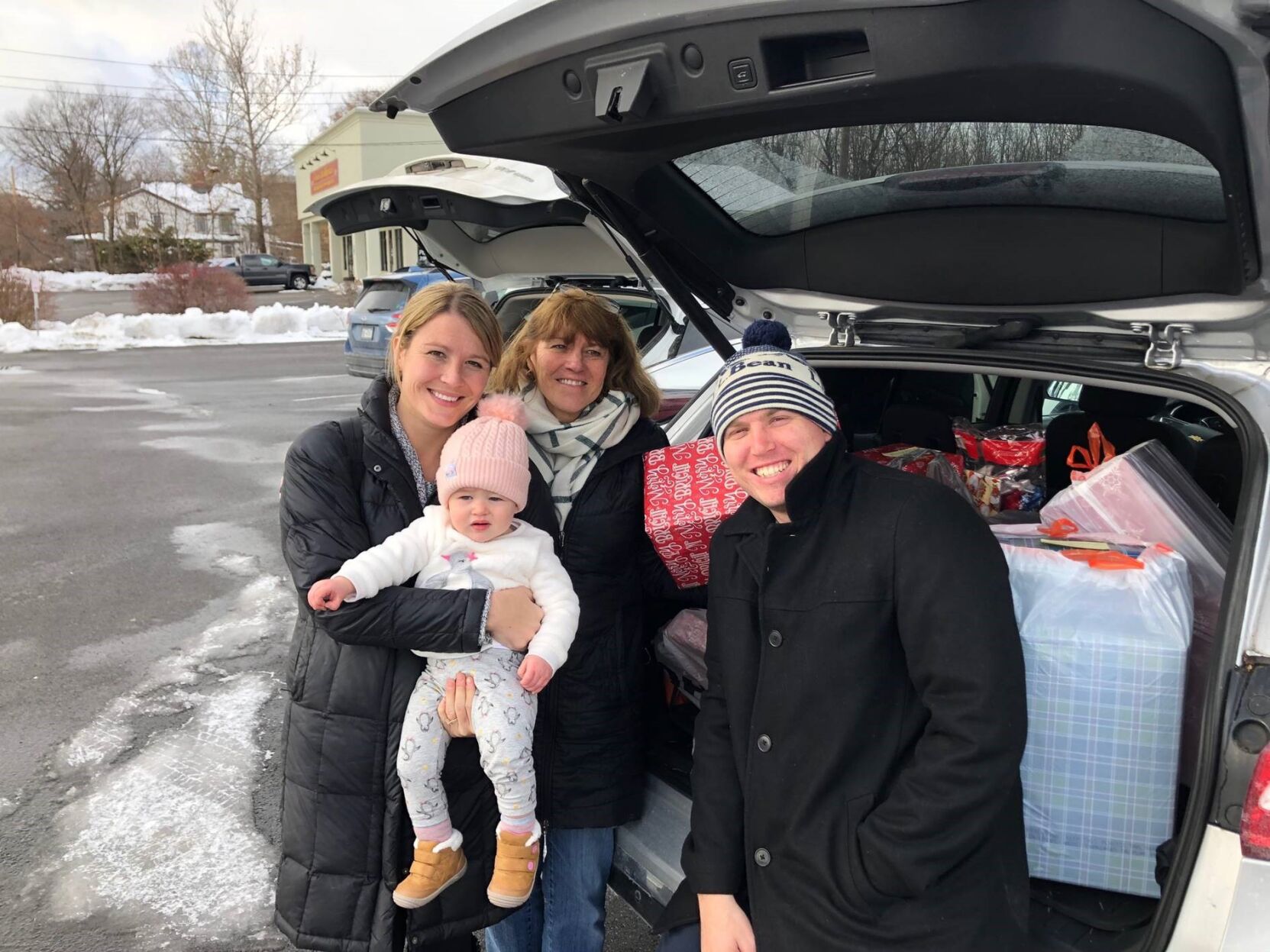 The Serafine family dropping off their gifts!